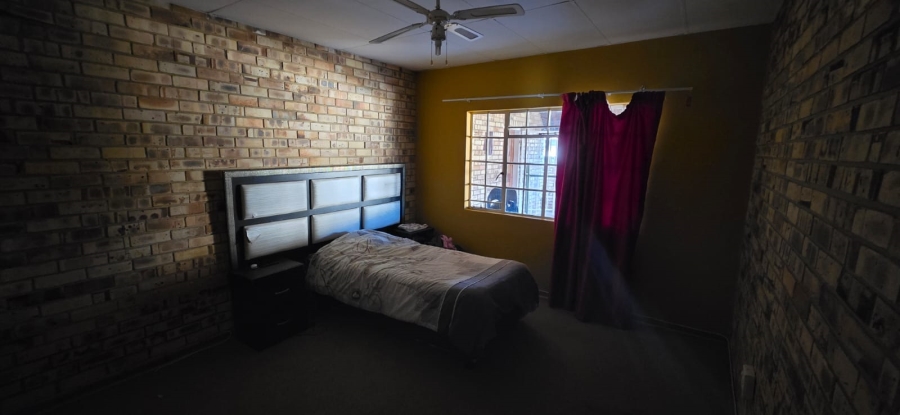 4 Bedroom Property for Sale in Kannoniers Park North West